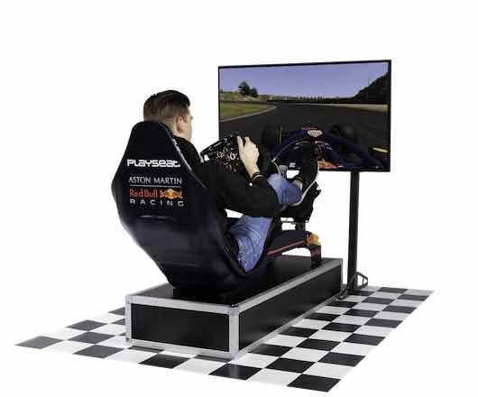 F1 Race Simulator Thema Aankleding Red Bull Zwart Wit Geblokte Mat F1 Opstelling Vanaf Achter Beursstand Event Bedrijfsfeest Feest.2 Kopie 2
