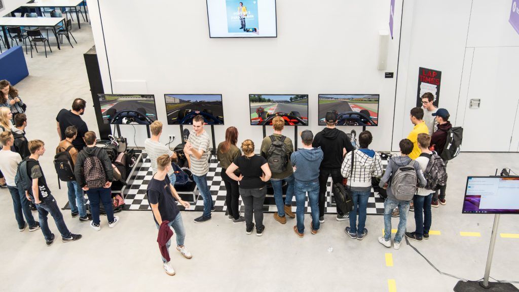 4 X Race Simulator F1 Opening School Technova College 3